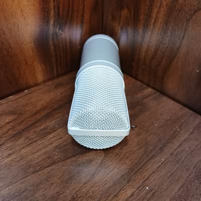 MXL V250 Condenser Microphone image 7