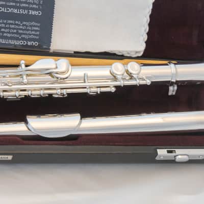 Yamaha YFL-481H All Silver Intermediate Flute *Open-hole *B-foot *Made in Japan *Cleaned and Serviced image 9
