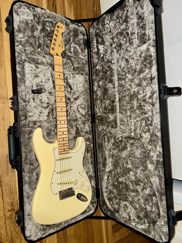 Fender American Pro Stratocaster Olympics White - Maple Neck image 1
