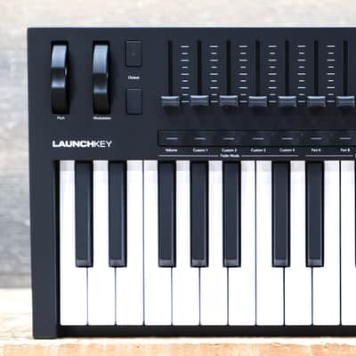 Novation Launchkey 49 Mk4 Complete Creative 49 Semi-Weighted Keys MIDI Controller