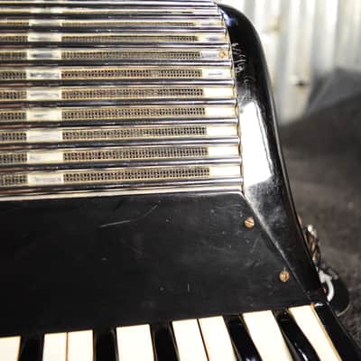 Guerrini Company 2/4 Student Accordion image 3