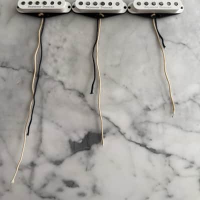 Seymour Duncan SSL-1 Vintage Staggered Strat Pickups with FREE Pure White Covers - White image 5
