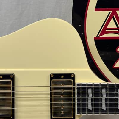 ESP LTD Deluxe Phoenix-1000 Guitar 2024 - Vintage White image 3