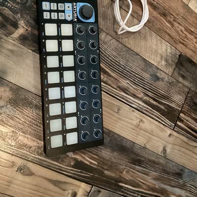 Arturia BeatStep Black Edition MIDI Controller 2016 - 2021 - Black image 1