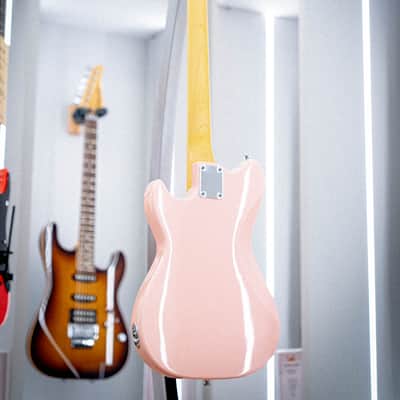 G&L Tribute Fallout Shell Pink MP image 10