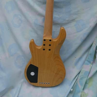 G&L L-2500 Tribute 5 String Bass image 4
