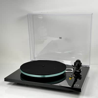 Rega P3 Planar Three Turntable image 3