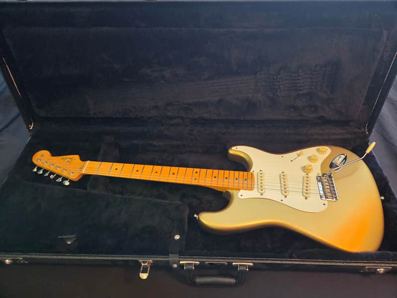 Fender Lincoln Brewster Stratocaster 2019 - Present - Aztec Gold