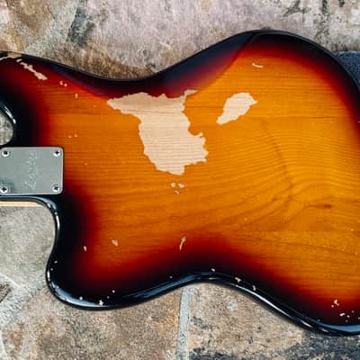 Fender Kurt Cobain Road Worn Jaguar 2012 - 2015 - 3-Color Sunburst image 5