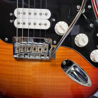 Fender 2022 Fender SSH Flamey Top Maple Board Strat Pro Setup New Fender Gigbag image 3