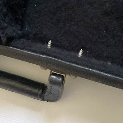 Immagine 1980's Kramer Pacer, Baretta, Sustainer Black Tolex Hardshell Electric Guitar Case (Rough Shape, Needs repair) - 21