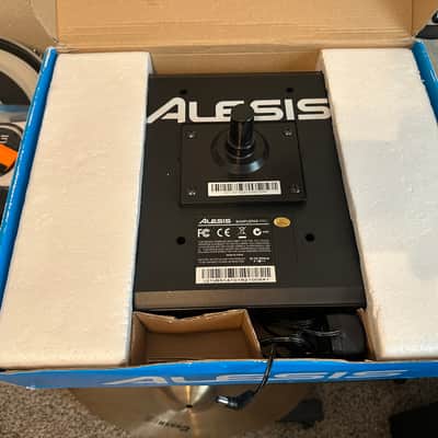 Alesis SamplePad Pro 8-Pad Percussion and Sample-Triggering Instrument 2010s - Black image 3