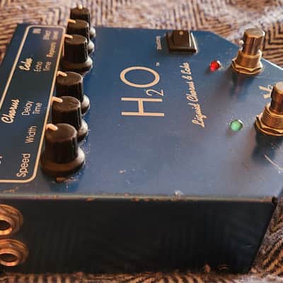 Visual Sound H20 Liquid Chorus & Echo Dual Mono Delay 2000s USA image 5