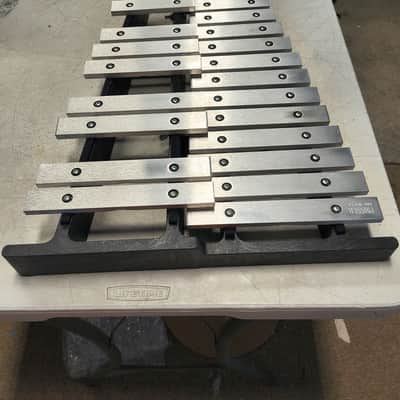 Musser M65 xylophone, 2-1/2 octave bells, with mallets Bild 2