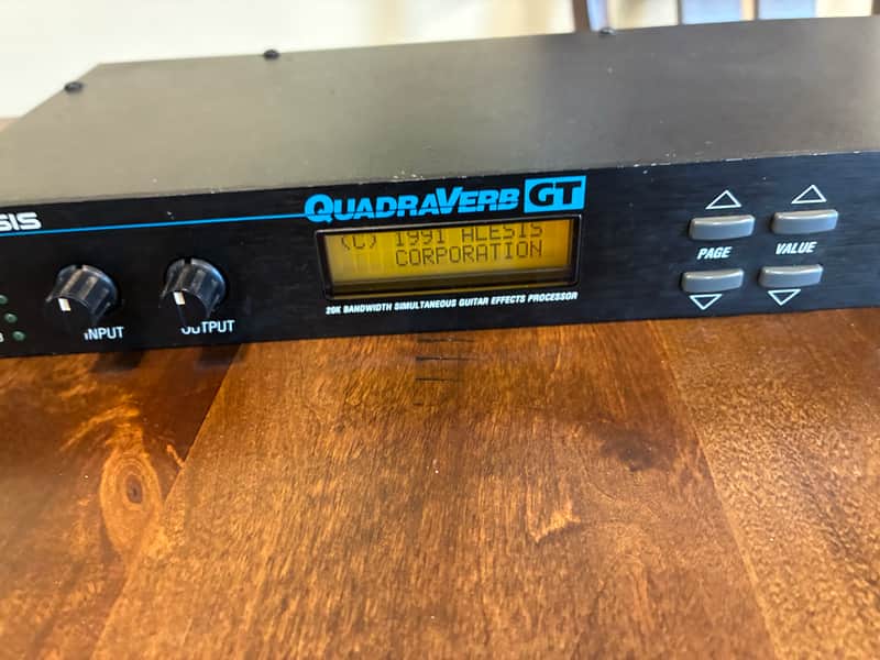 Alesis QuadraVerb GT 20k Bandwidth Simultaneous Guitar Effects