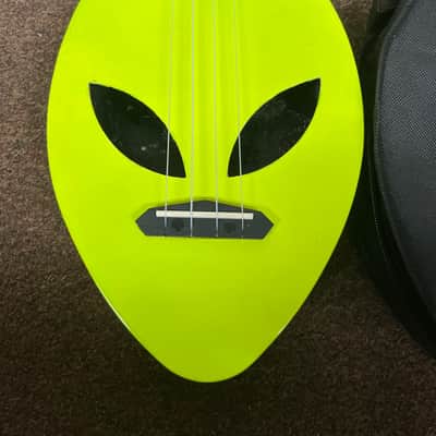 Mahalo Neon Green Alien Soprano Ukulele MC1ALngn Local Pickup Only image 3