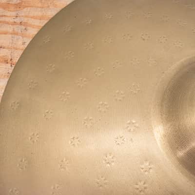 Zildjian 18" Medium Crash image 3