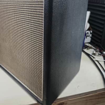 Fender Princeton Reverb "Drip Edge" 15-Watt 1x10" Guitar Combo 1968 - 1969 - Silverface image 4