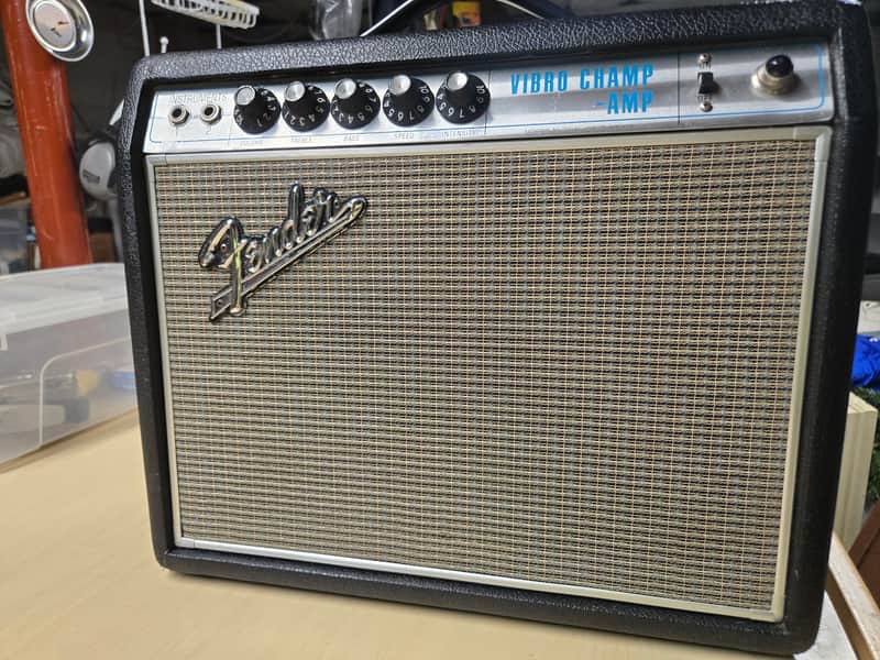 Fender Vibro Champ 6-Watt 1x8 Fender Vibro Champ 6-Watt 1x8