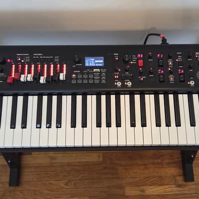 Yamaha YC61 61-Key Stage Keyboard 2018 - Present - Black image 1