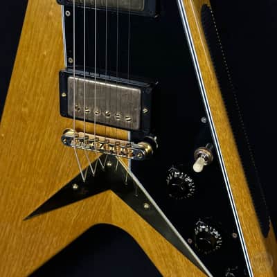 Gibson Korina '58 Flying V from 2022 in Natural with original case image 5