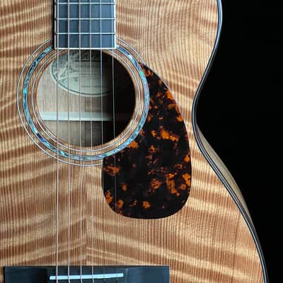 Larrivée OO-03 Acoustic Guitar Flamed Redwood/Mahogany image 5