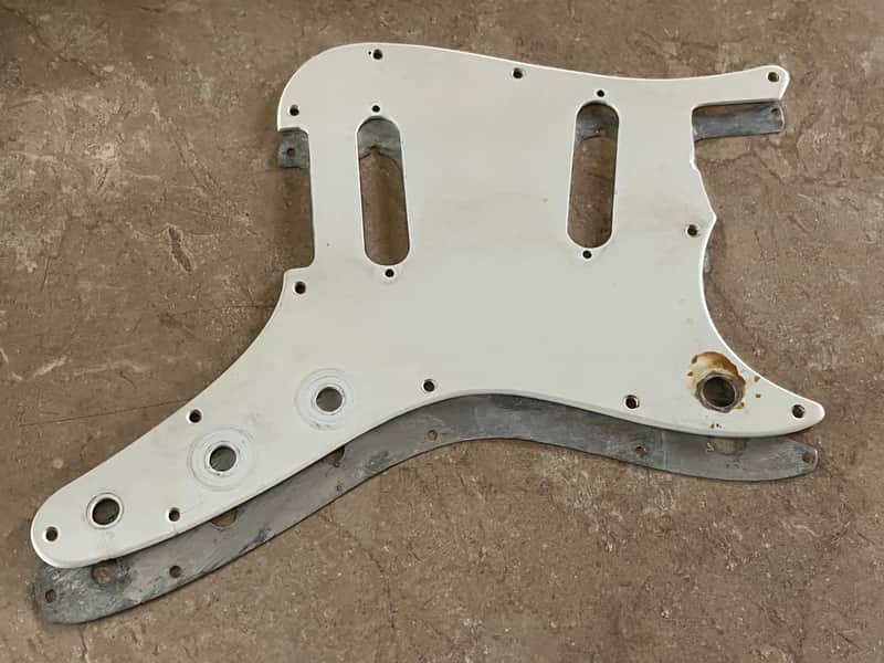 1961 1962 Fender Duo Sonic guitar pickguard white w/shield image 1