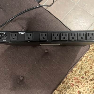 Furman PL-PLUS C Power Conditioner with Voltmeter 2010s - Black image 4