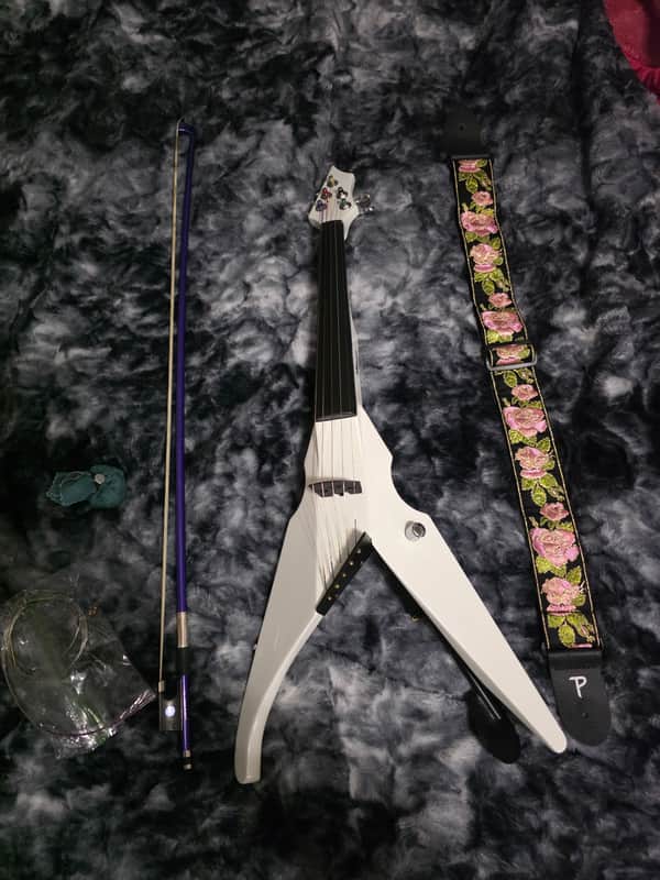 Wood Violins Viper Classic 5 White Pearlized Demo image 1