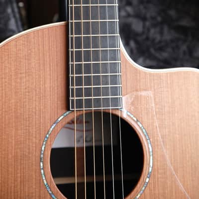 Lowden F-35c Sinker Redwood/Rosewood Cutaway Acoustic Guitar image 5