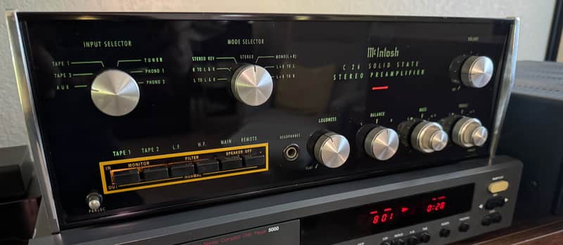 McIntosh C 26  Preamp - Excellent Condition!