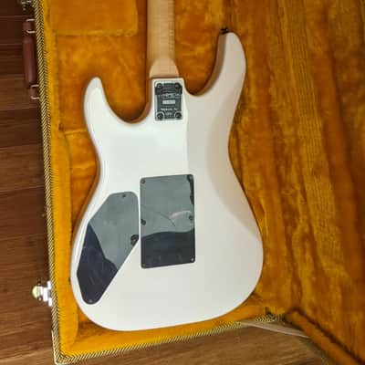 Kramer 610- 1987 White with black pinstripe image 6