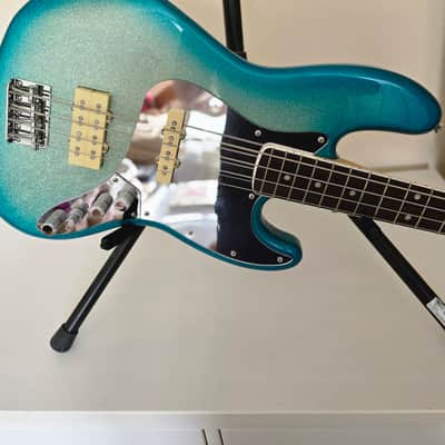 Fender Jazz blue de tiger bass 2024 - Sparkling blue image 9
