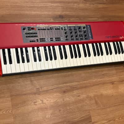Nord Electro 2 61 Keyboard w/ Nord GB61 Gig Bag