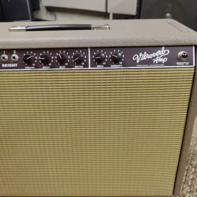 Fender '63 Vibroverb Reissue 40-Watt 2x10" Guitar Combo 1990 - 1995 - Brown Tolex image 5