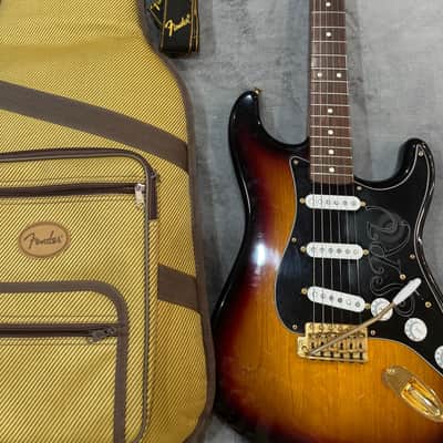 Fender Stevie Ray Vaughan Stratocaster – 3-Color Sunburst – Made in USA image 2