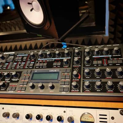 Access Virus TI Desktop Digital Synthesizer 2005 - Black