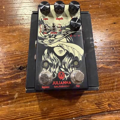 Walrus Audio Julianna Deluxe Chorus / Vibrato Limited Edition - Obsidian Series 2022 - Obsidian