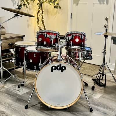 PDP Concept Maple drum kit 22/16/14/12/10 - Red fade to black sparkle image 3