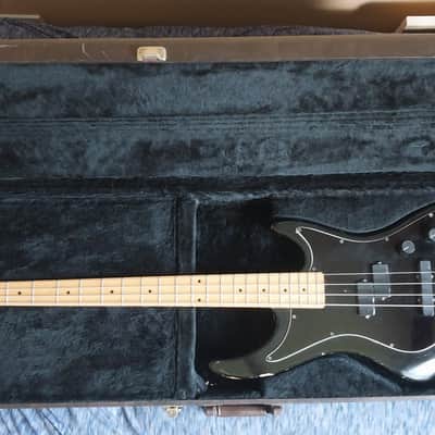 1984 Guild Pilot Bass Guitar, EMG Maple Neck / Fret Board image 4
