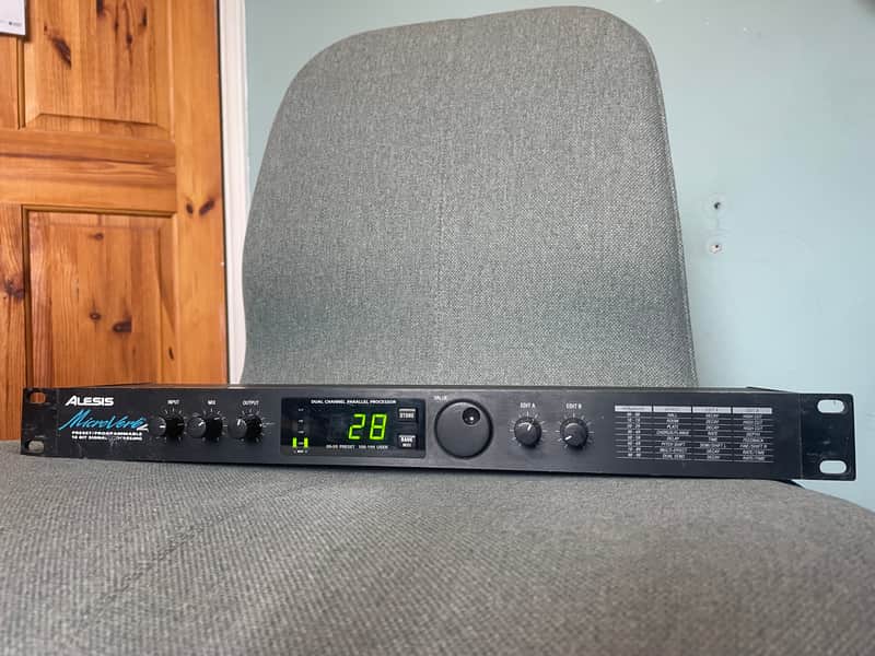 Alesis MicroVerb 4 - 18 bit / Black image 1