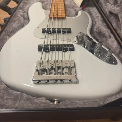 Fender American Ultra II Jazz Bass V with Maple Fretboard - Avalanche image 2