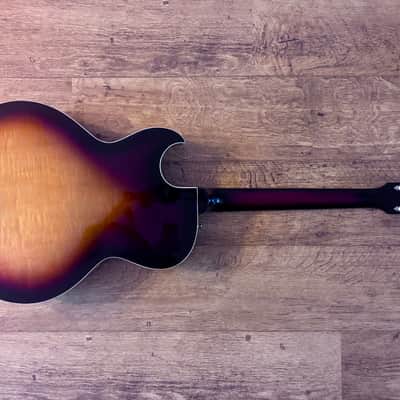2007 Gibson Memphis Custom Shop ES-137 Classic P90 Tri-Burst image 4
