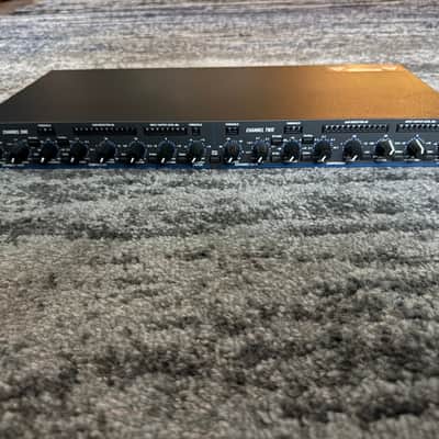 dbx 1066 Dual-Channel Compressor / Limiter / Gate 2010s - Black image 2