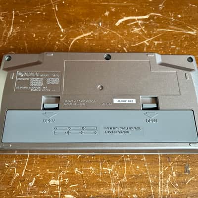 YAMAHA QY100 16-Track Portable MIDI Music Sequencer New internal battery image 4