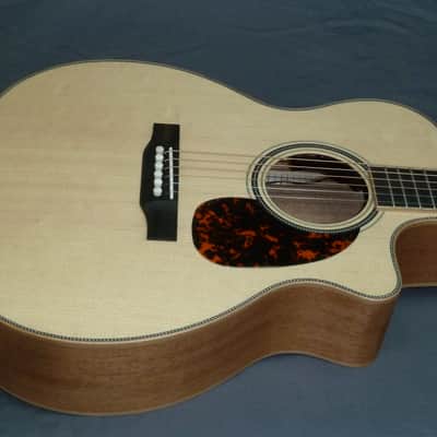 Larrivee OMV-40E Mahogany 2023 - Natural image 1