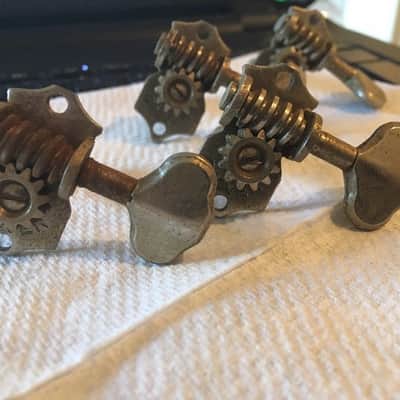 Grover Sta-tite Guitar Tuners Lot, 6 Bass Side, Nickel, 4 Bushings, Circa 1940s image 4