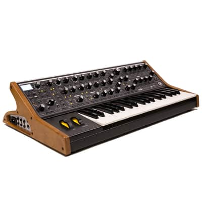 Moog Subsequent 37