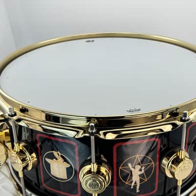 MINT!-Neil Peart DW Collector's Series "R40" Neil Peart Signature Icon 6.5x14" Snare Drum 2016 - Black with Neil Peart Graphic image 6