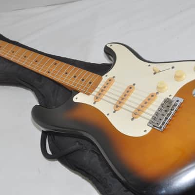 Fender Japan - Stratocaster L serial number Electric Guitar Ref No 6781 image 1